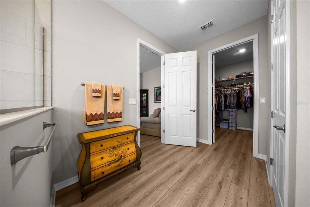 For Sale: $440,000 (2 beds, 2 baths, 2019 Square Feet)