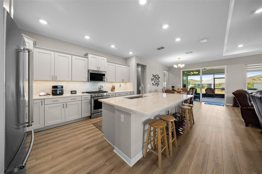 For Sale: $440,000 (2 beds, 2 baths, 2019 Square Feet)