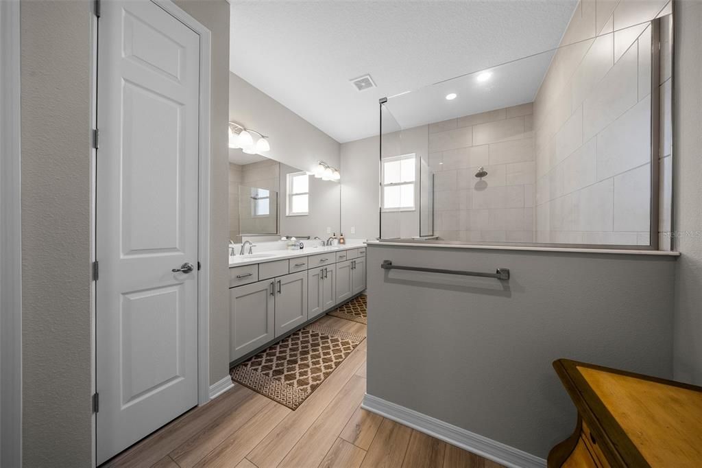For Sale: $440,000 (2 beds, 2 baths, 2019 Square Feet)