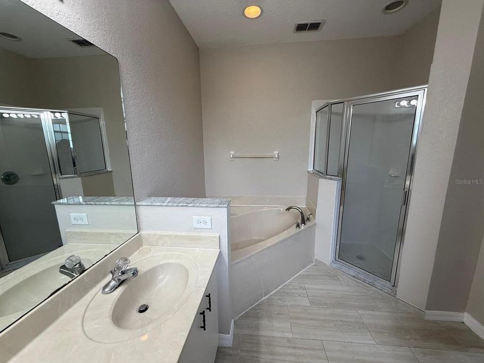 На продажу: $165,000 (3 спален, 2 ванн, 1218 Квадратных фут)