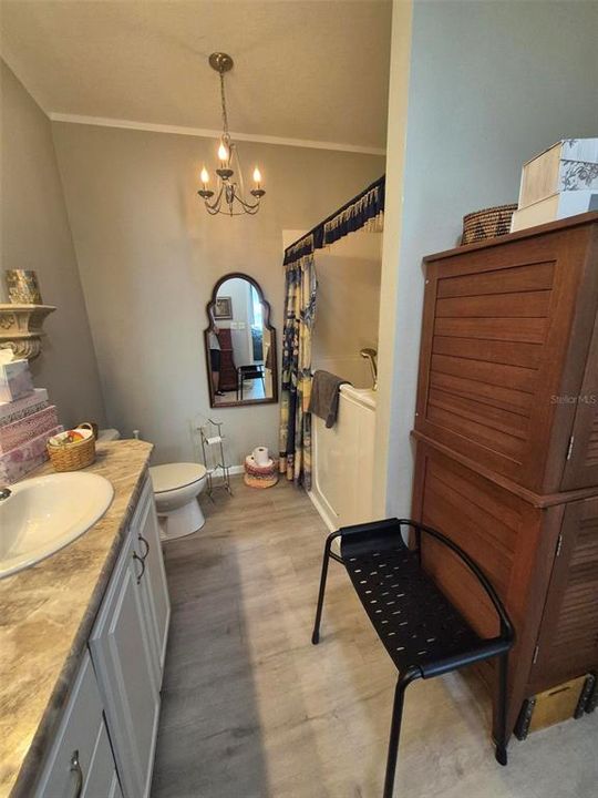 На продажу: $695,000 (3 спален, 2 ванн, 1812 Квадратных фут)