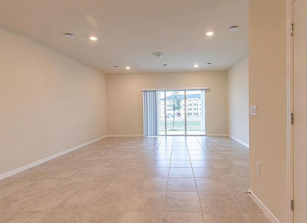 В аренду: $1,995 (3 спален, 2 ванн, 1699 Квадратных фут)