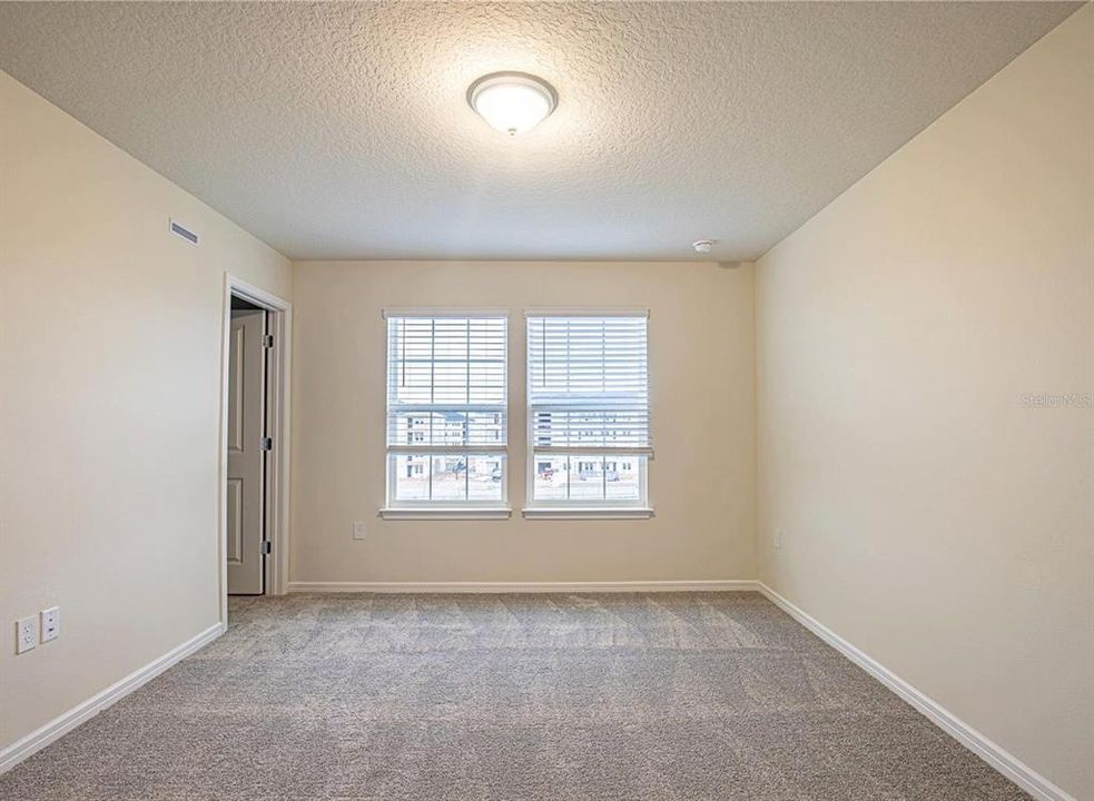 В аренду: $1,995 (3 спален, 2 ванн, 1699 Квадратных фут)