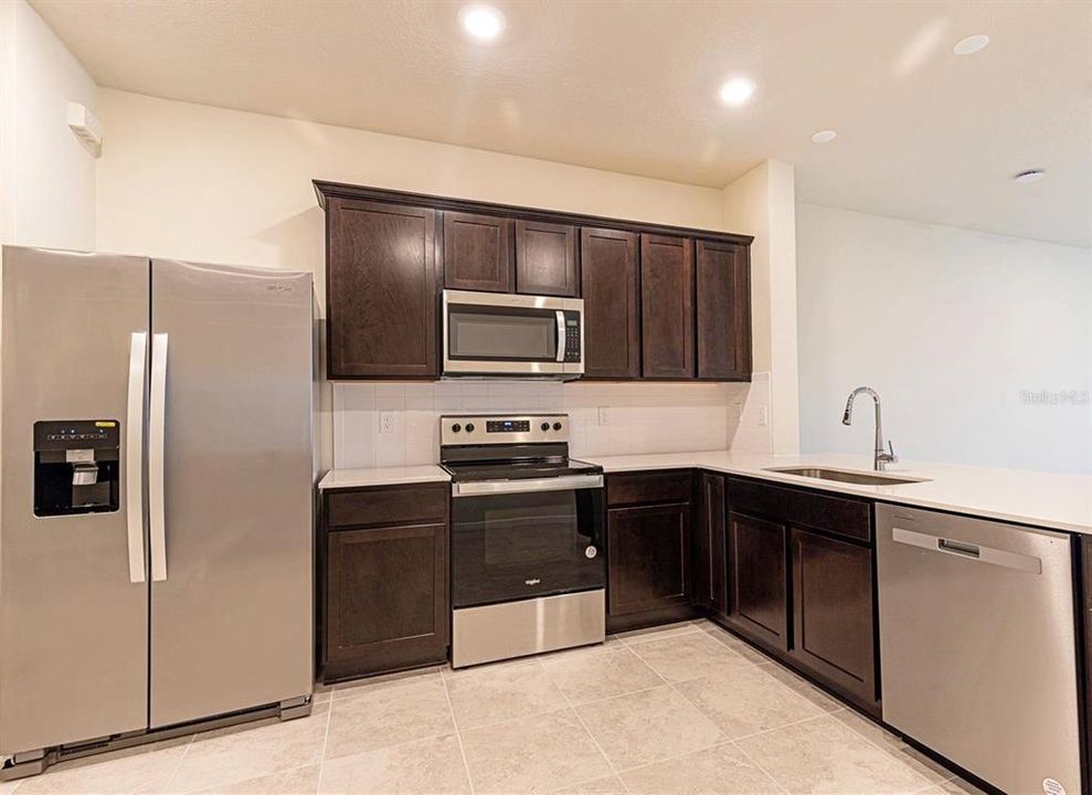 В аренду: $1,995 (3 спален, 2 ванн, 1699 Квадратных фут)