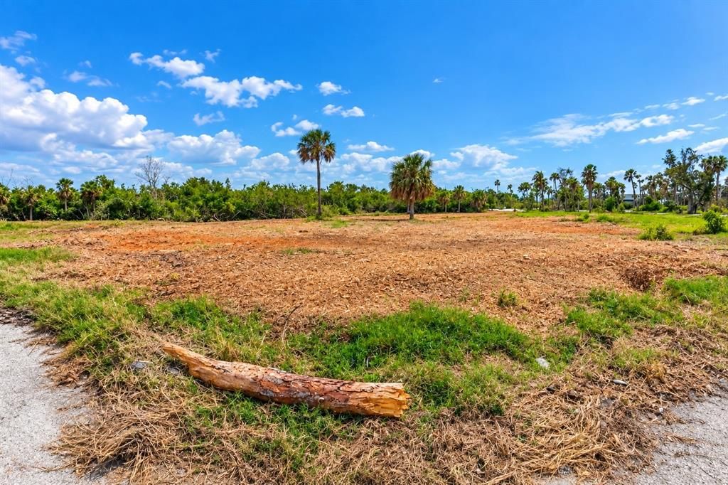 En Venta: $849,000 (4.49 acres)