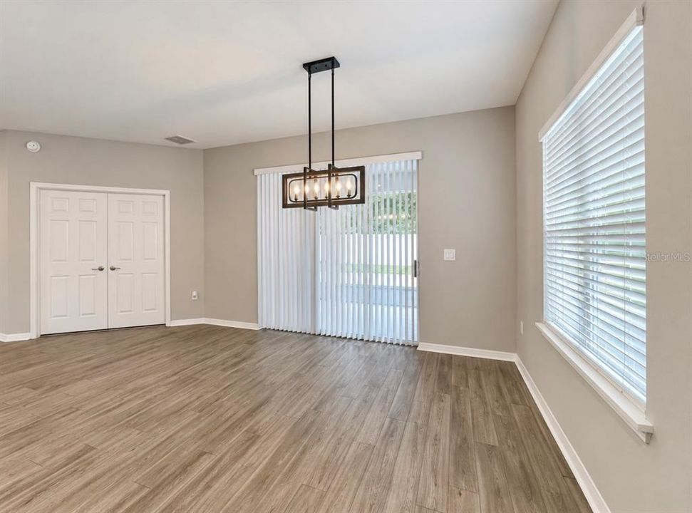 For Rent: $2,450 (4 beds, 2 baths, 1957 Square Feet)