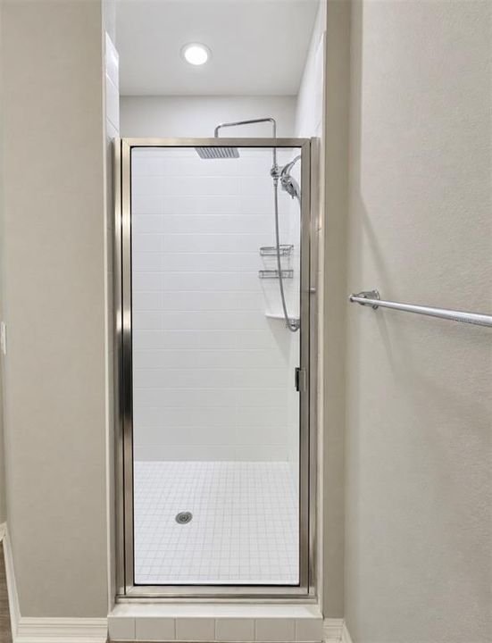 For Rent: $2,450 (4 beds, 2 baths, 1957 Square Feet)