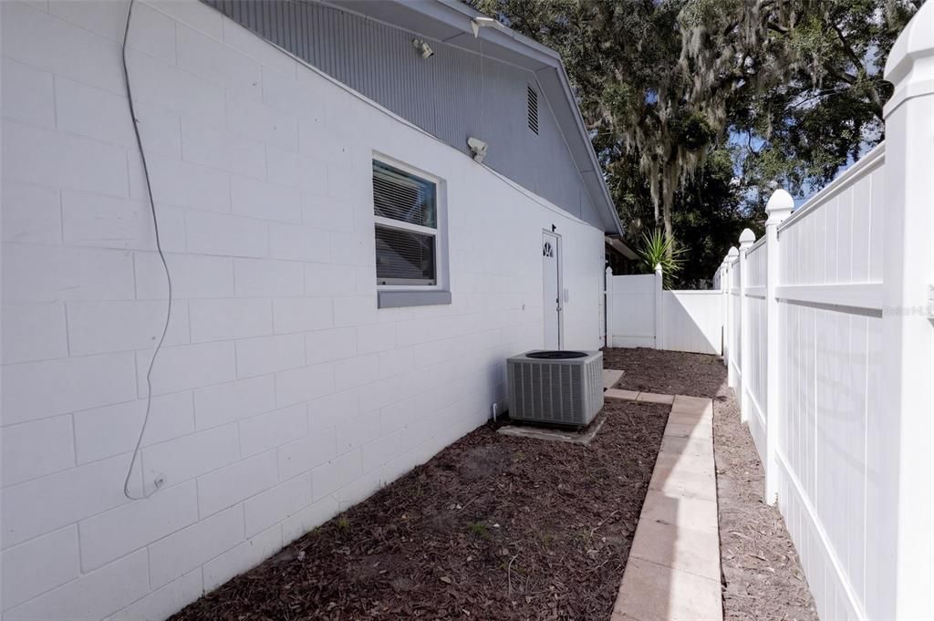 En Venta: $338,000 (4 camas, 2 baños, 1385 Pies cuadrados)