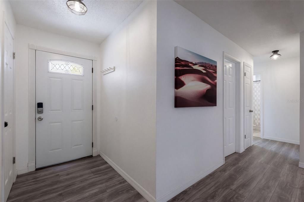 En Venta: $338,000 (4 camas, 2 baños, 1385 Pies cuadrados)