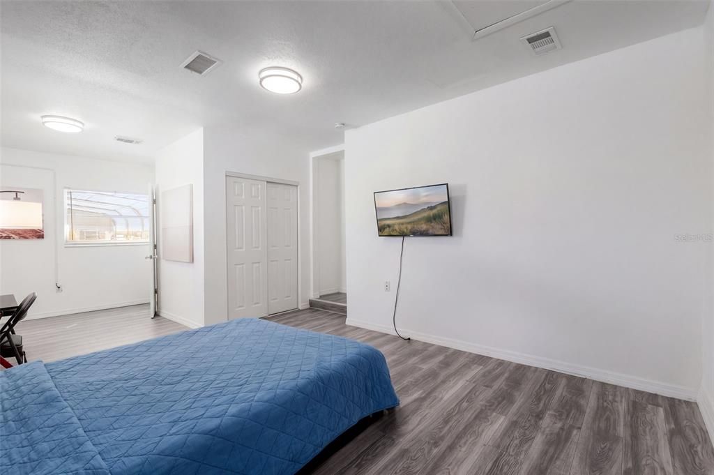 En Venta: $338,000 (4 camas, 2 baños, 1385 Pies cuadrados)
