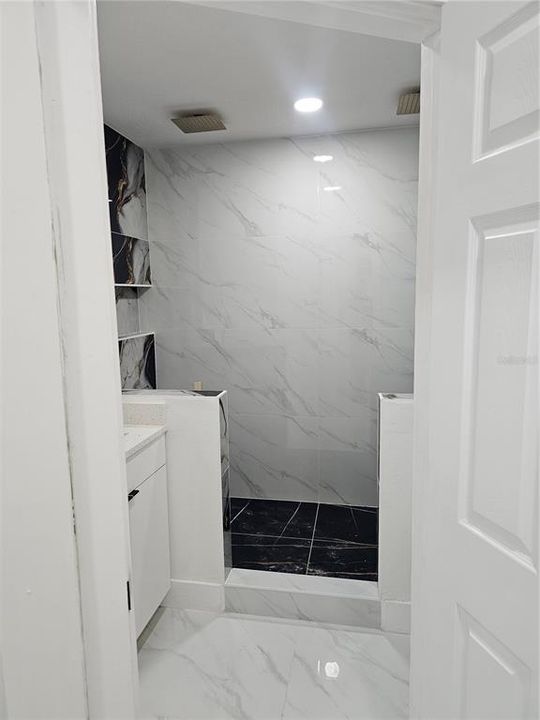 En Venta: $565,000 (4 camas, 5 baños, 1848 Pies cuadrados)
