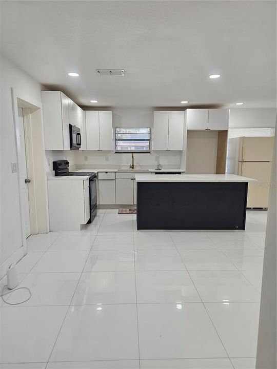 En Venta: $565,000 (4 camas, 5 baños, 1848 Pies cuadrados)
