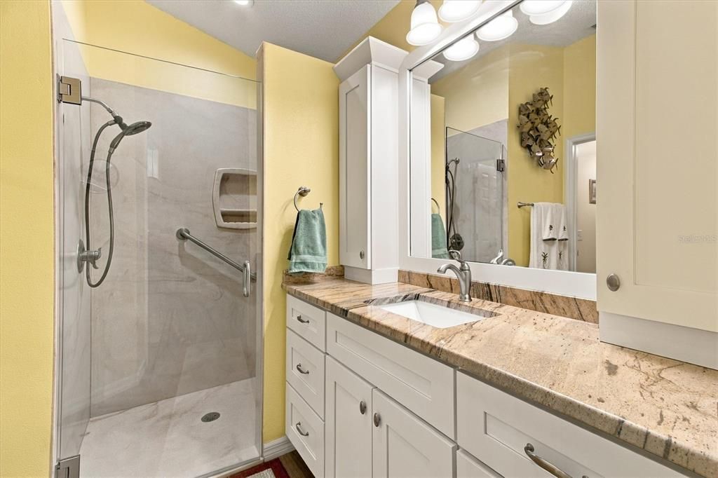 For Sale: $319,900 (2 beds, 2 baths, 1146 Square Feet)