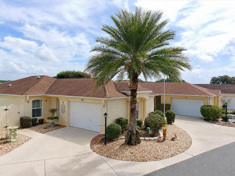 For Sale: $319,900 (2 beds, 2 baths, 1146 Square Feet)