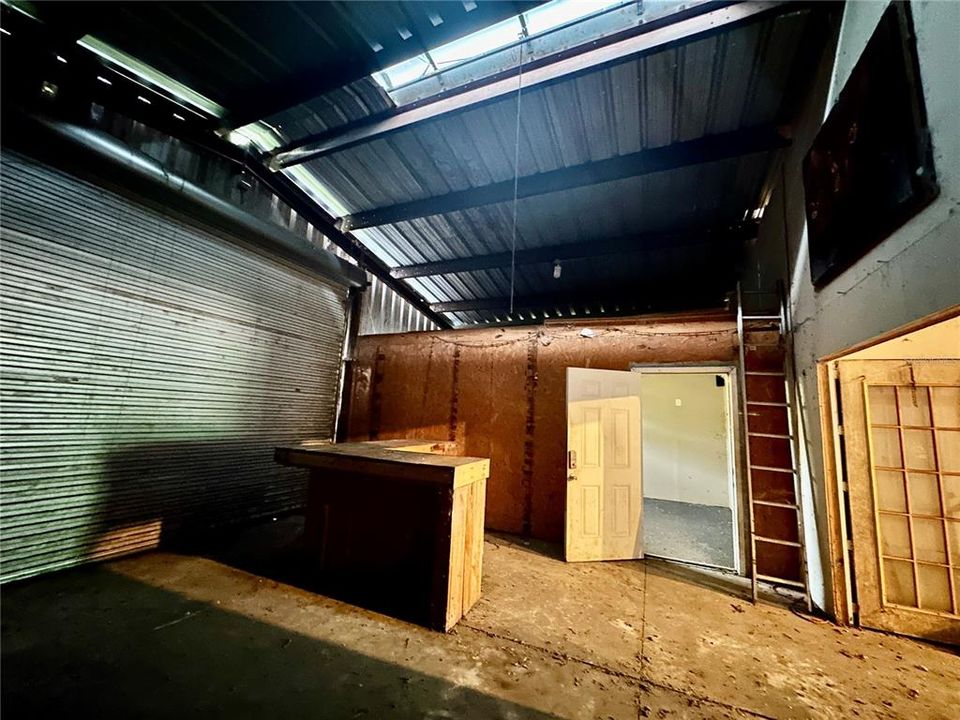 На продажу: $350,000 (4 спален, 2 ванн, 1716 Квадратных фут)