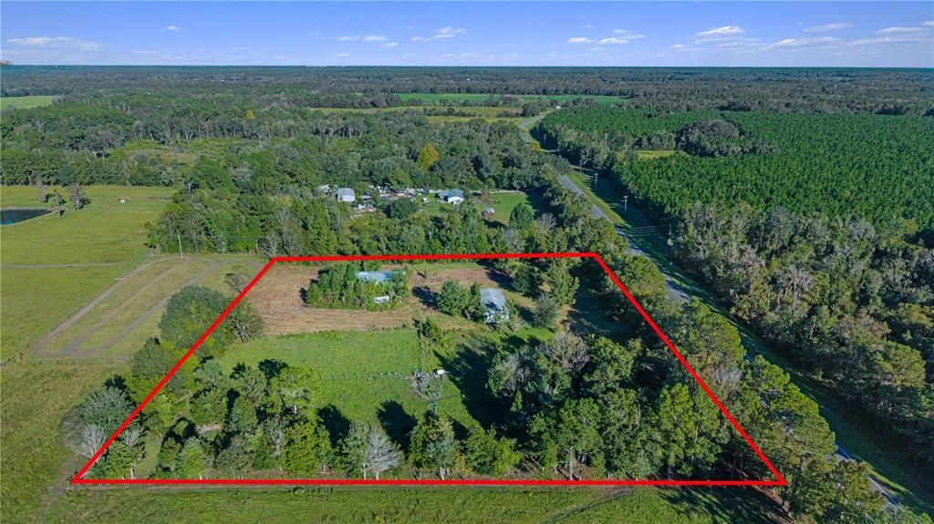На продажу: $350,000 (4 спален, 2 ванн, 1716 Квадратных фут)