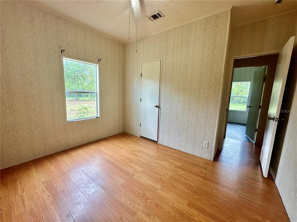 На продажу: $350,000 (4 спален, 2 ванн, 1716 Квадратных фут)