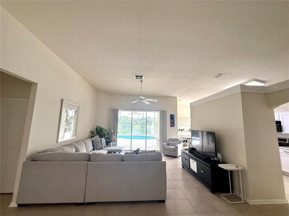 В аренду: $3,950 (3 спален, 2 ванн, 1637 Квадратных фут)