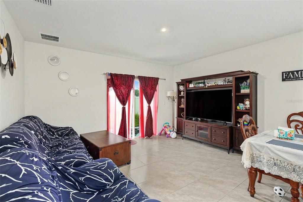 En Venta: $420,000 (5 camas, 3 baños, 2522 Pies cuadrados)