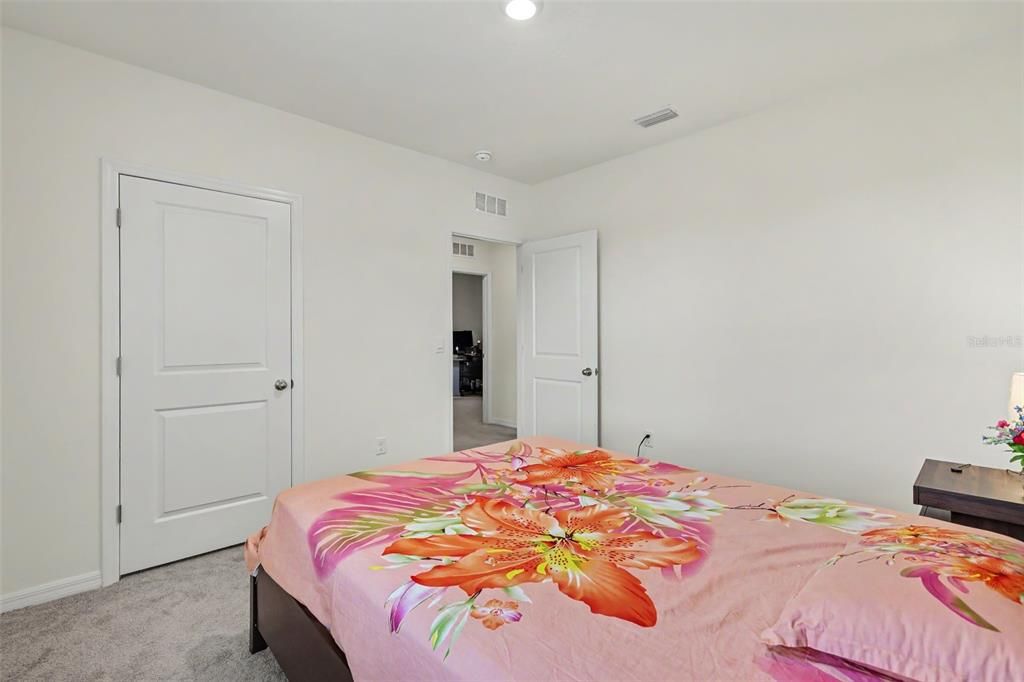 En Venta: $420,000 (5 camas, 3 baños, 2522 Pies cuadrados)