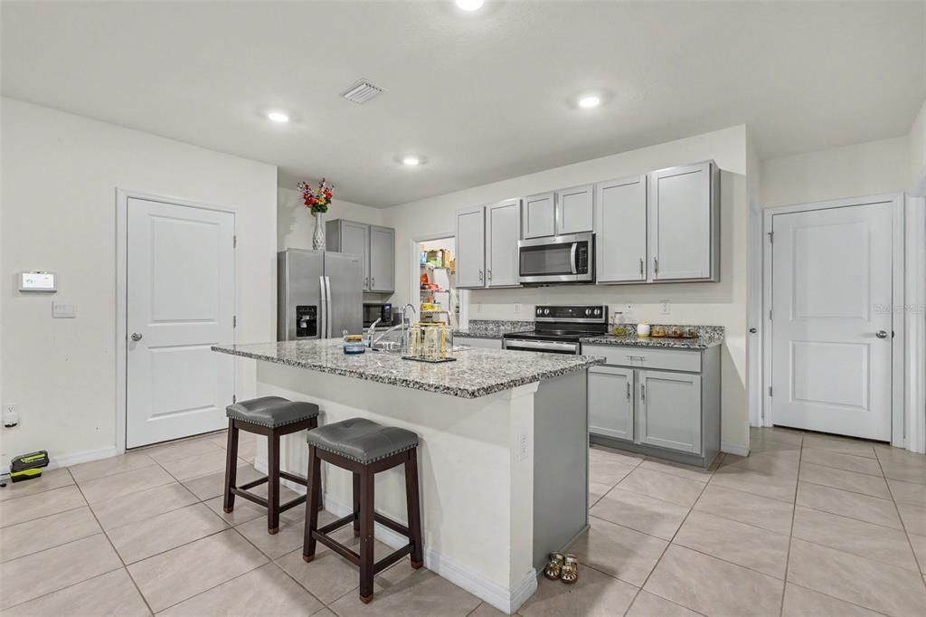 En Venta: $420,000 (5 camas, 3 baños, 2522 Pies cuadrados)