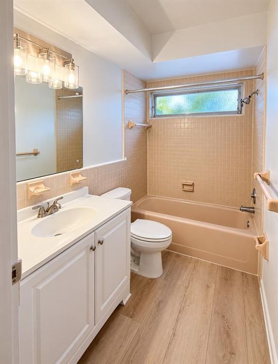На продажу: $429,900 (3 спален, 2 ванн, 1287 Квадратных фут)