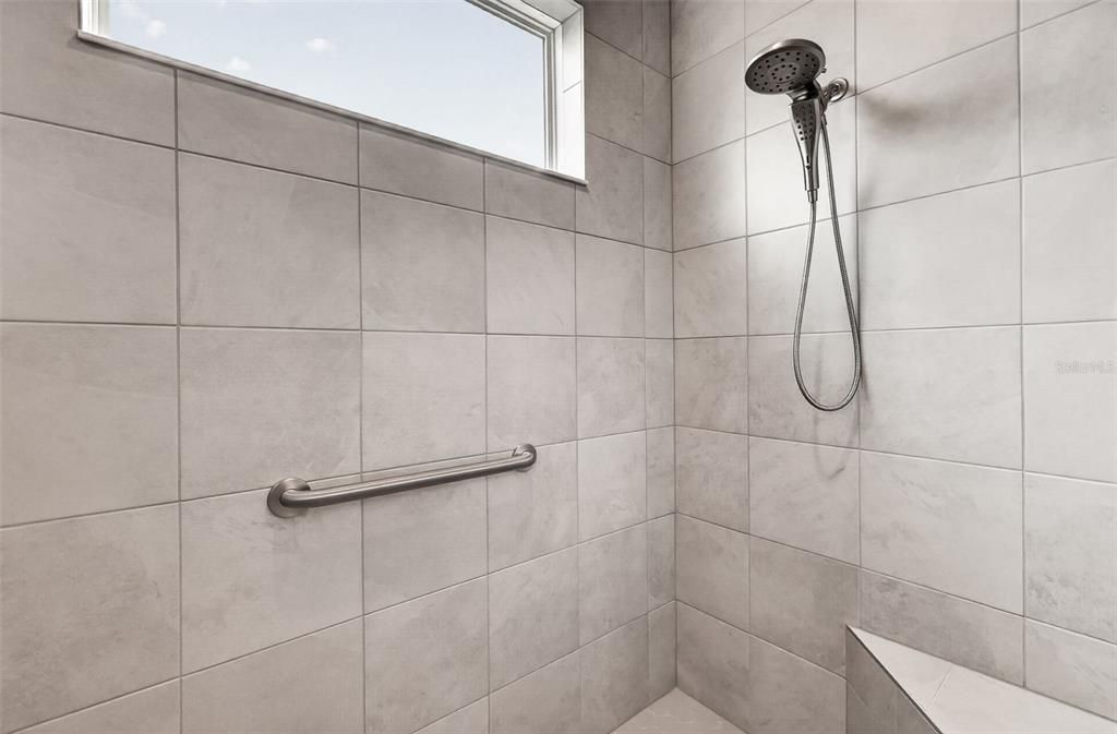 En Venta: $385,000 (3 camas, 2 baños, 2126 Pies cuadrados)
