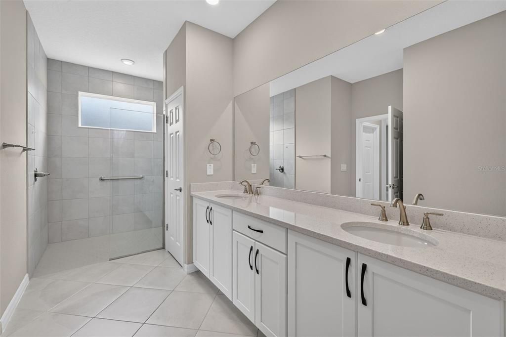 En Venta: $385,000 (3 camas, 2 baños, 2126 Pies cuadrados)