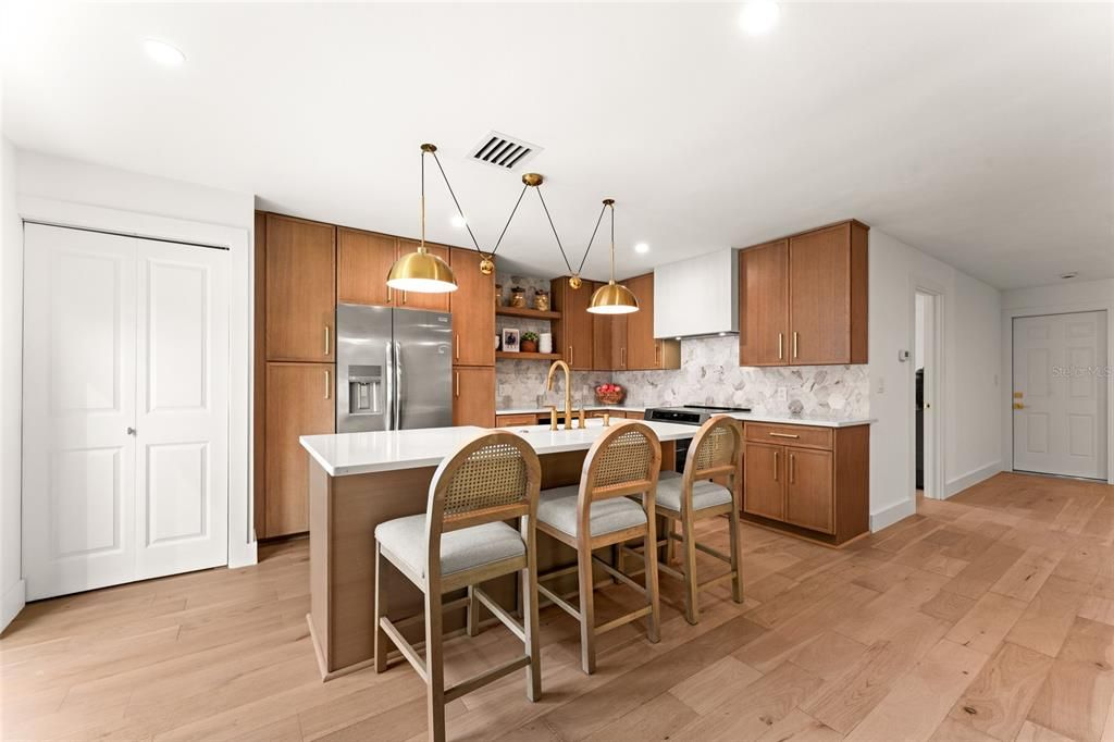 En Venta: $574,900 (4 camas, 2 baños, 1844 Pies cuadrados)