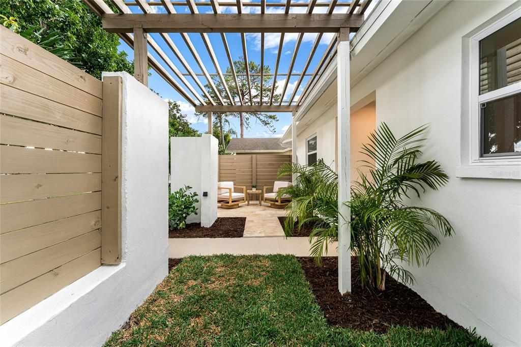 En Venta: $574,900 (4 camas, 2 baños, 1844 Pies cuadrados)