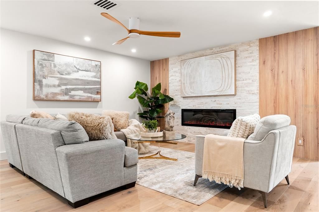 En Venta: $574,900 (4 camas, 2 baños, 1844 Pies cuadrados)