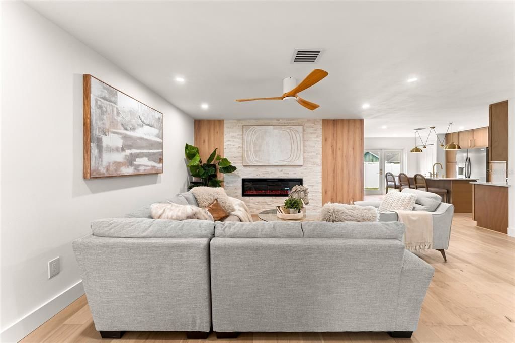 En Venta: $574,900 (4 camas, 2 baños, 1844 Pies cuadrados)