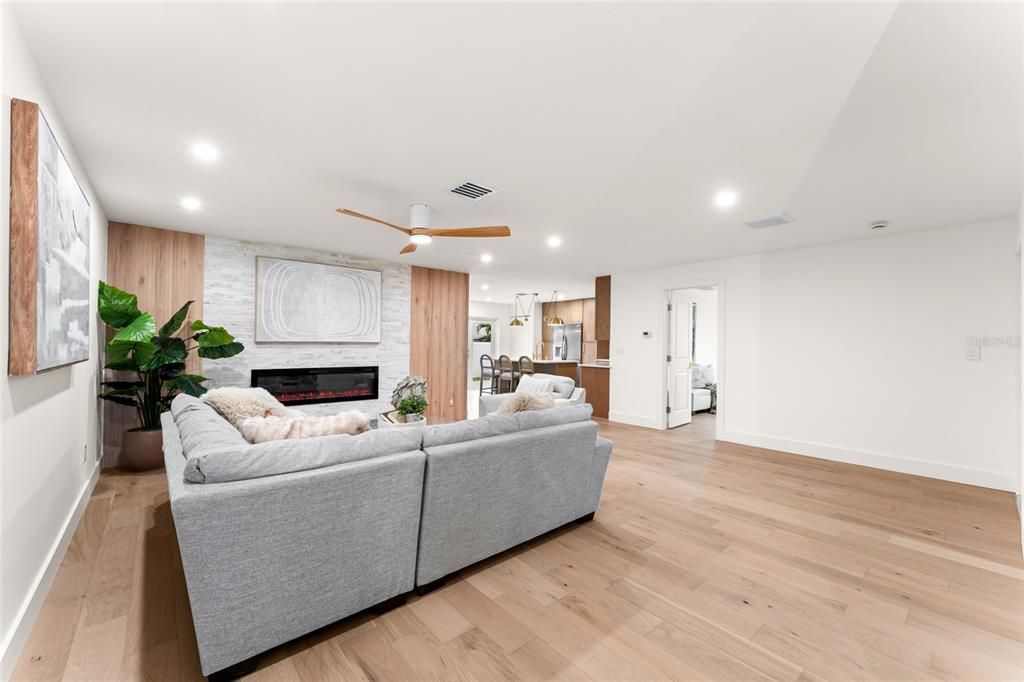En Venta: $574,900 (4 camas, 2 baños, 1844 Pies cuadrados)