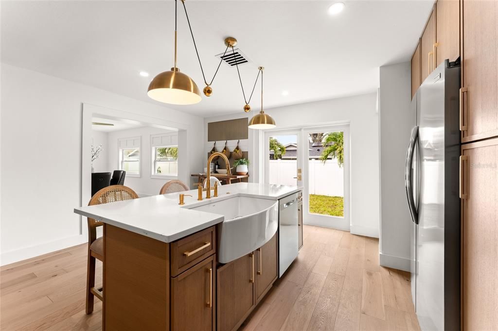 En Venta: $574,900 (4 camas, 2 baños, 1844 Pies cuadrados)