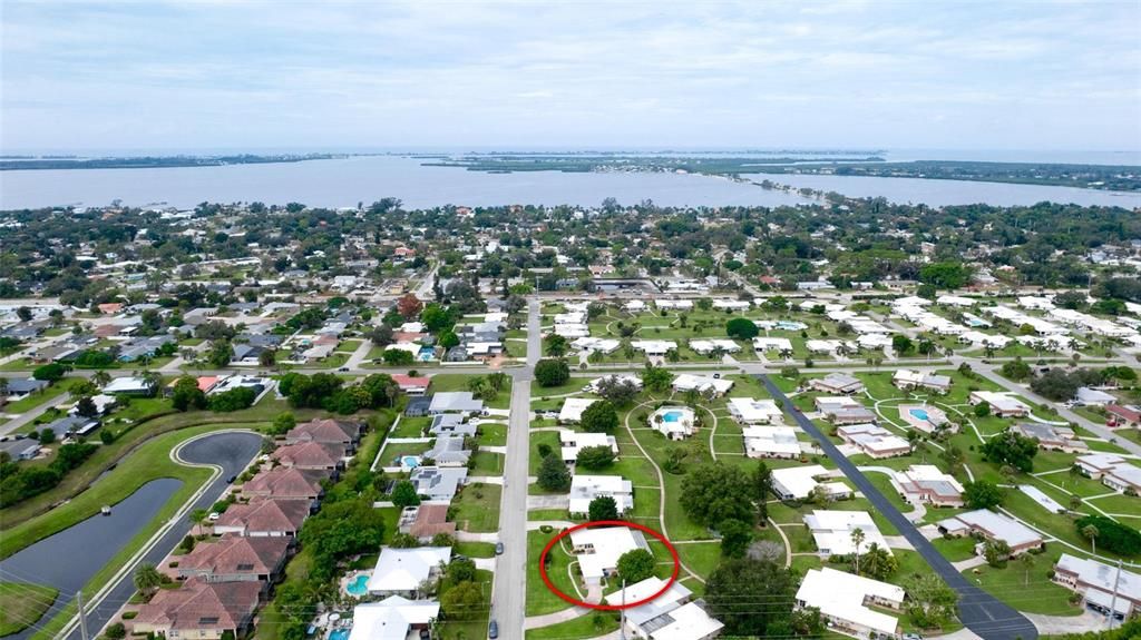На продажу: $225,000 (2 спален, 2 ванн, 1717 Квадратных фут)