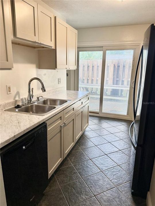 В аренду: $1,695 (2 спален, 2 ванн, 1132 Квадратных фут)