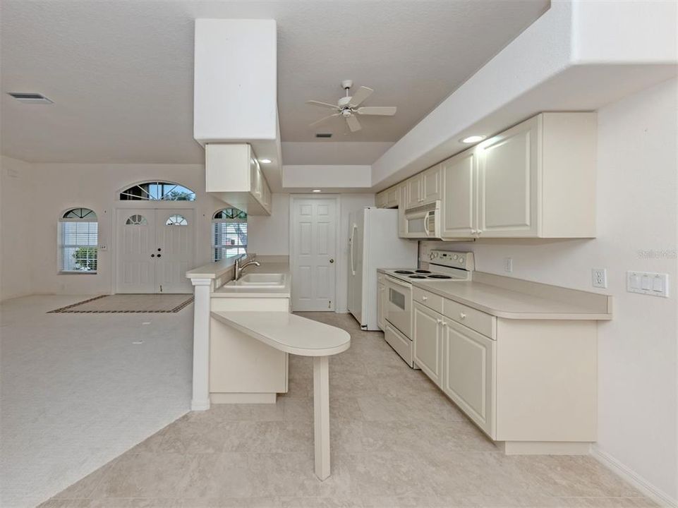 На продажу: $319,900 (3 спален, 2 ванн, 1636 Квадратных фут)