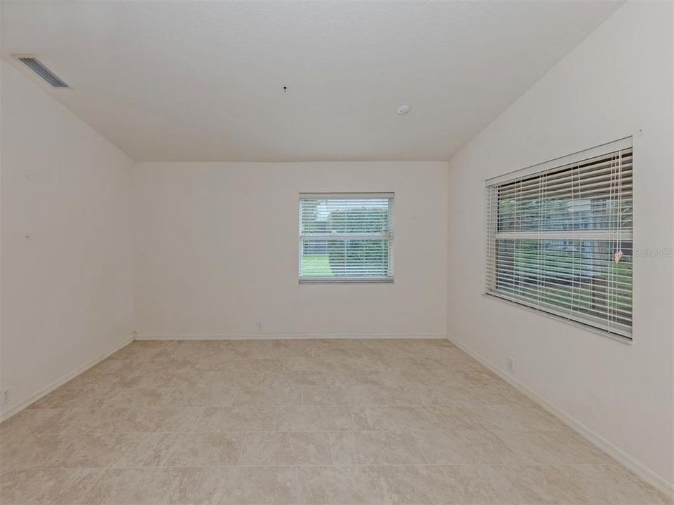 На продажу: $319,900 (3 спален, 2 ванн, 1636 Квадратных фут)
