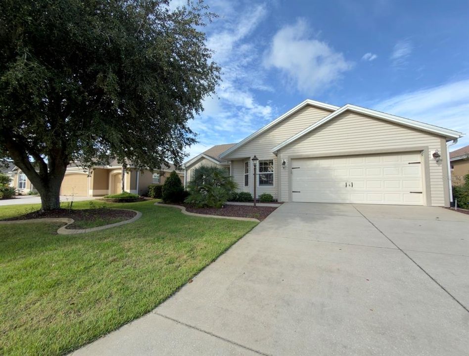 For Sale: $400,000 (3 beds, 2 baths, 1568 Square Feet)