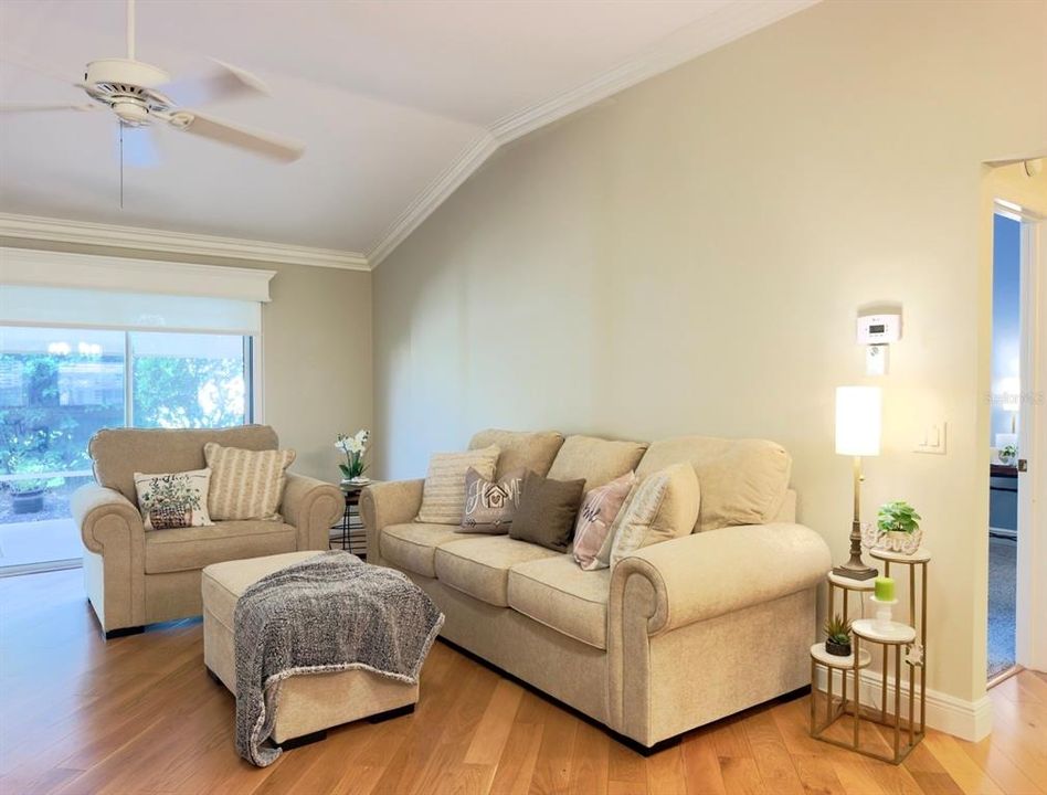 For Sale: $400,000 (3 beds, 2 baths, 1568 Square Feet)