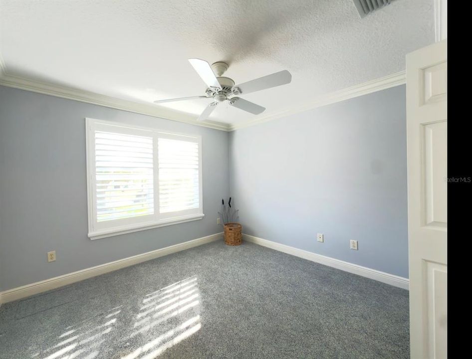 For Sale: $400,000 (3 beds, 2 baths, 1568 Square Feet)
