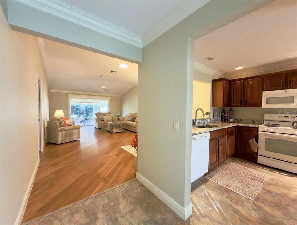 For Sale: $400,000 (3 beds, 2 baths, 1568 Square Feet)