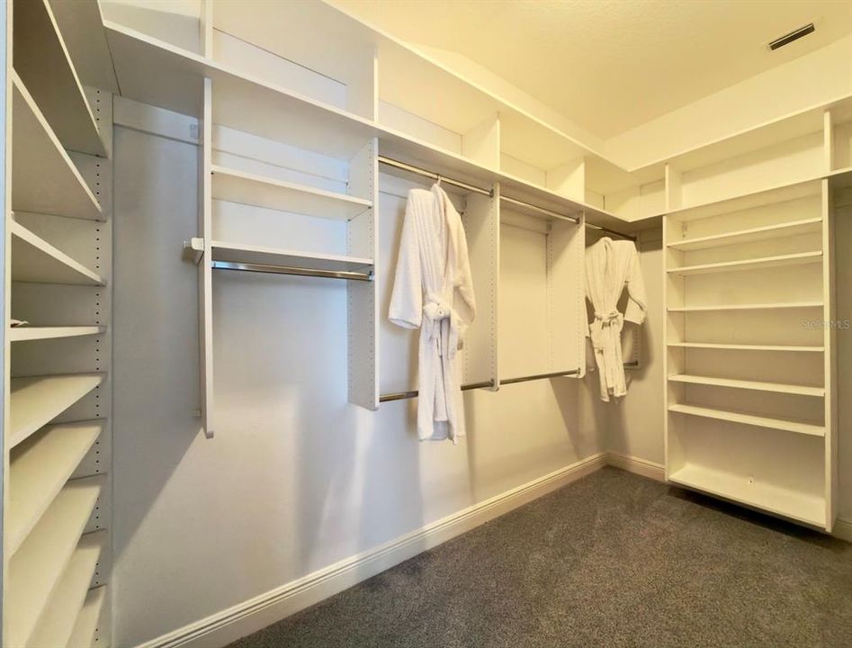 For Sale: $400,000 (3 beds, 2 baths, 1568 Square Feet)