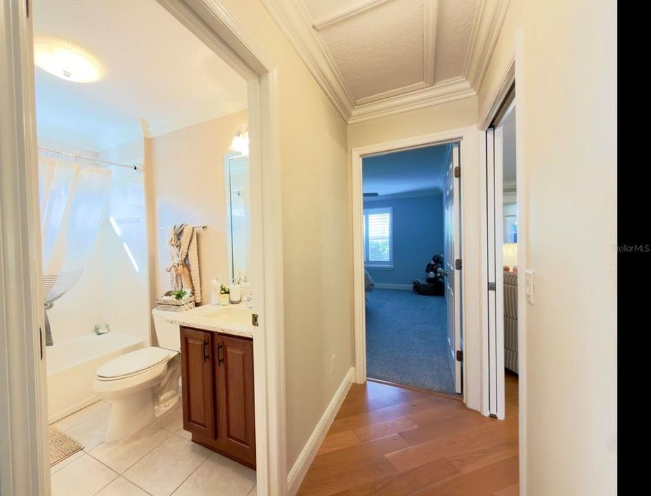 For Sale: $400,000 (3 beds, 2 baths, 1568 Square Feet)