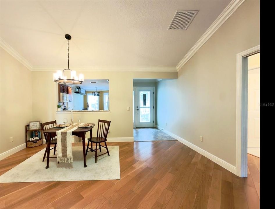For Sale: $400,000 (3 beds, 2 baths, 1568 Square Feet)