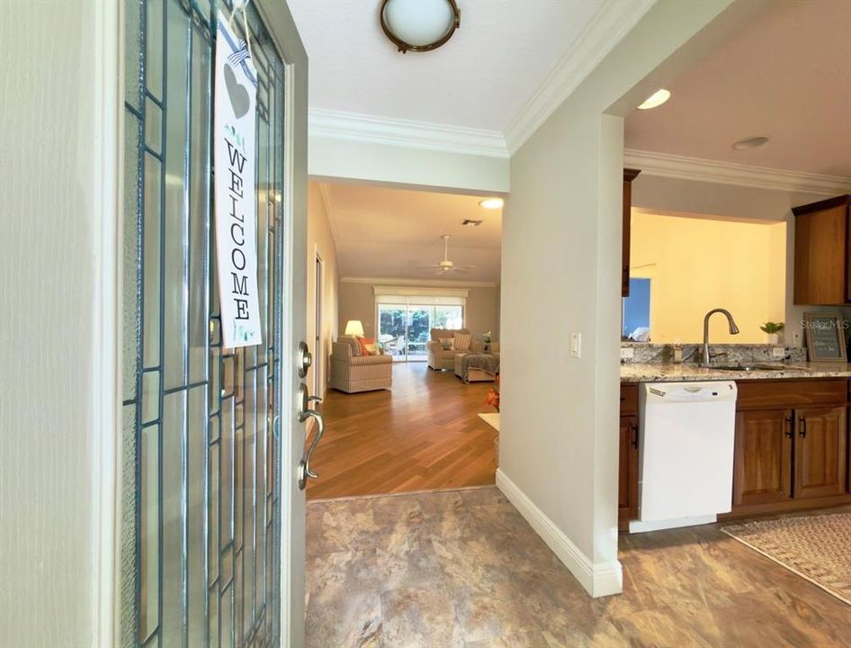 For Sale: $400,000 (3 beds, 2 baths, 1568 Square Feet)