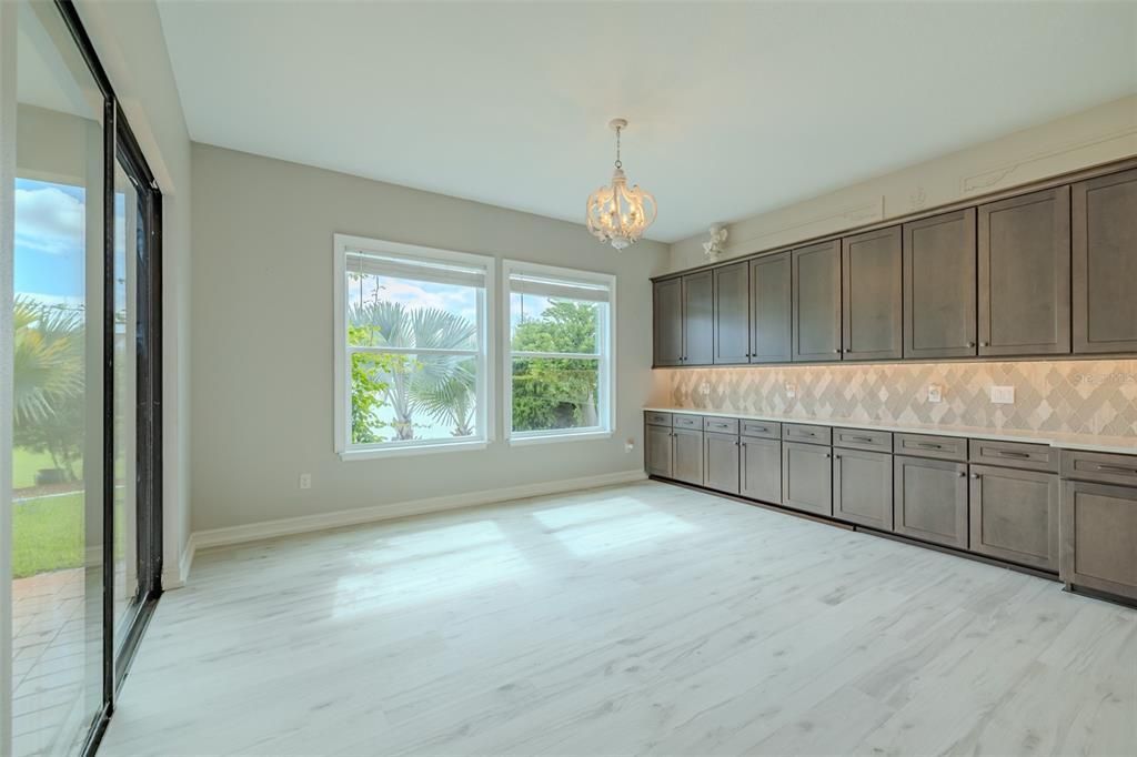 На продажу: $995,000 (5 спален, 4 ванн, 4218 Квадратных фут)