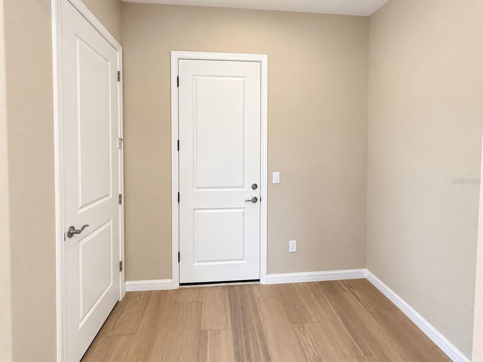 For Rent: $4,999 (5 beds, 3 baths, 2563 Square Feet)