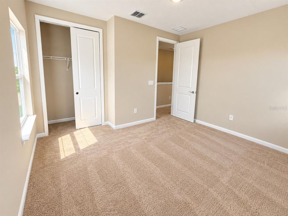 For Rent: $4,999 (5 beds, 3 baths, 2563 Square Feet)