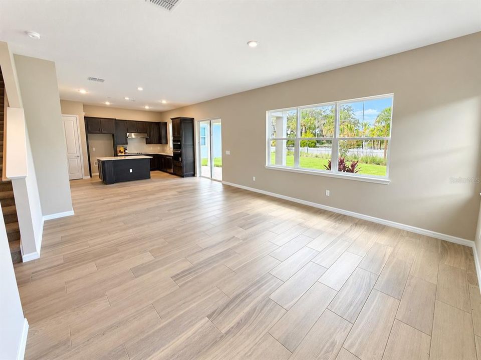 For Rent: $4,999 (5 beds, 3 baths, 2563 Square Feet)
